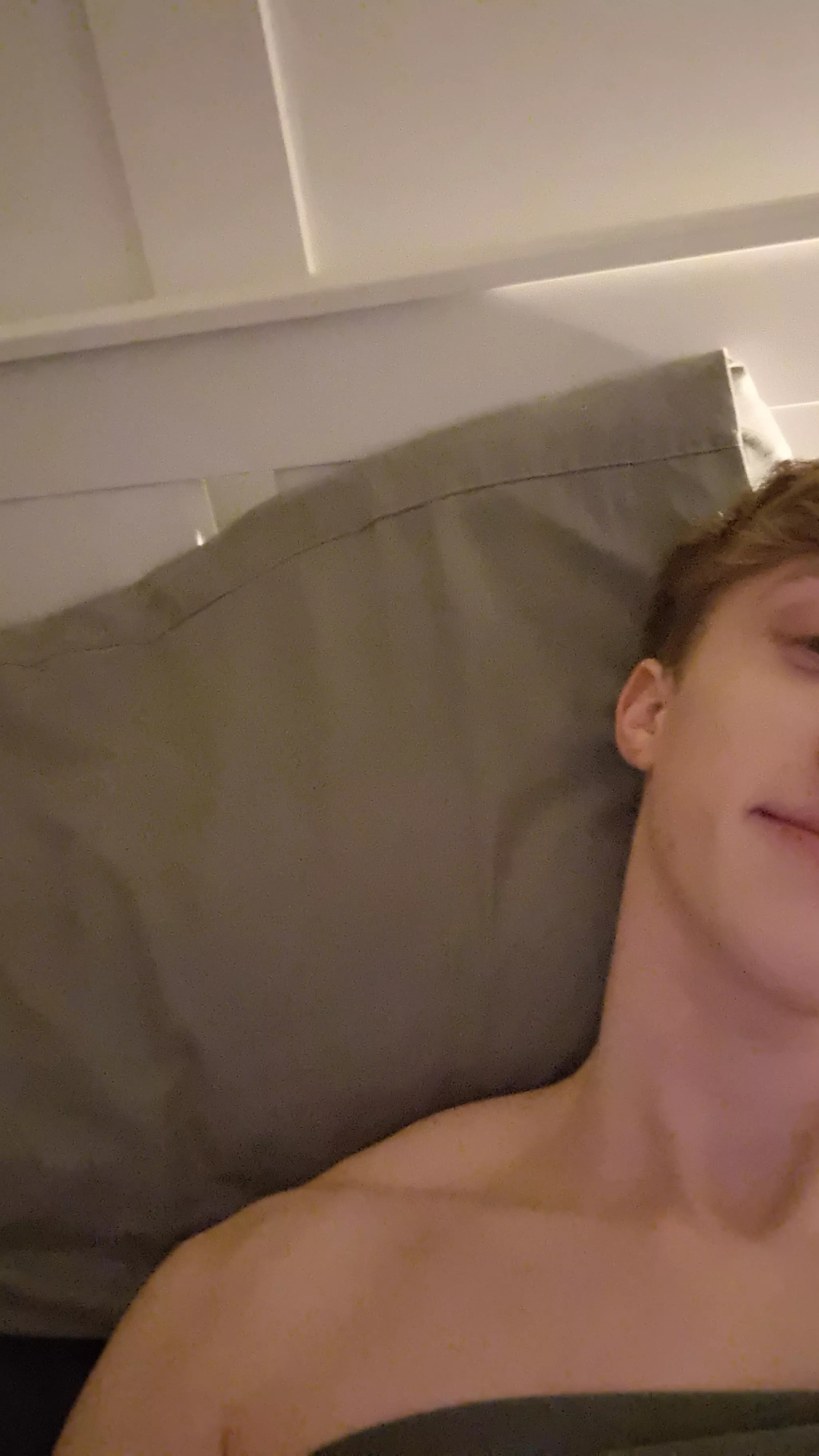 M 22 UK Straight guy here bored af looking for a bottom around my age I can be friends with and chill hmu - chldck86