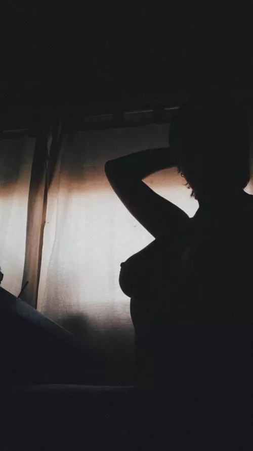 My short hair in backlight, comment something cute if you think it's cute