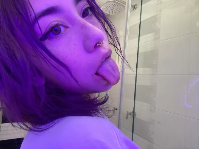 My tongue wait for hot cum