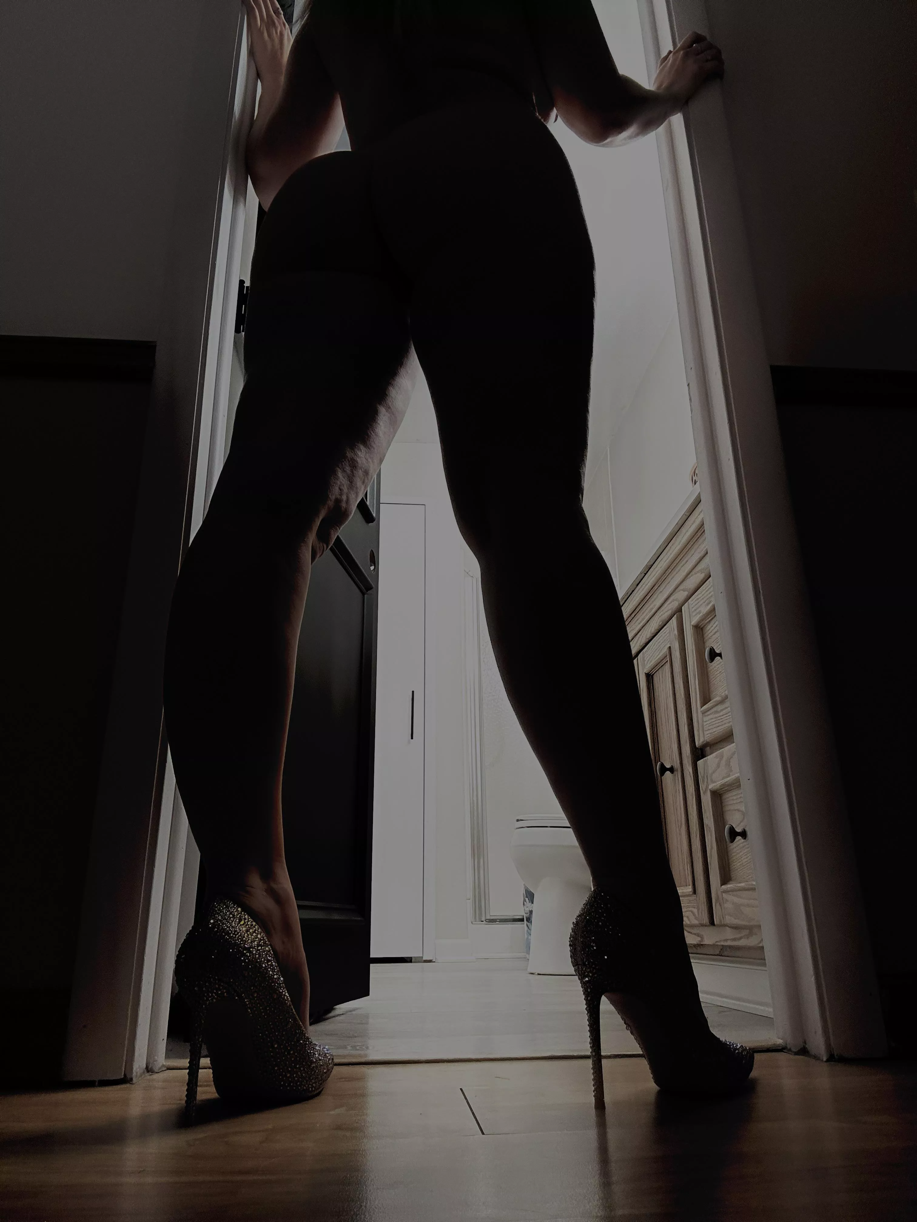 Put my ass on the sink and fuck me good [f]