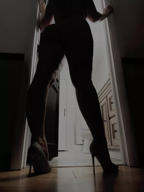 Put my ass on the sink and fuck me good