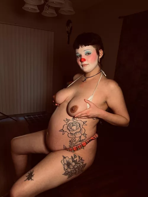 silly clown is 7 months pregnant