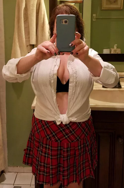 Skirt or Boobs? 👀