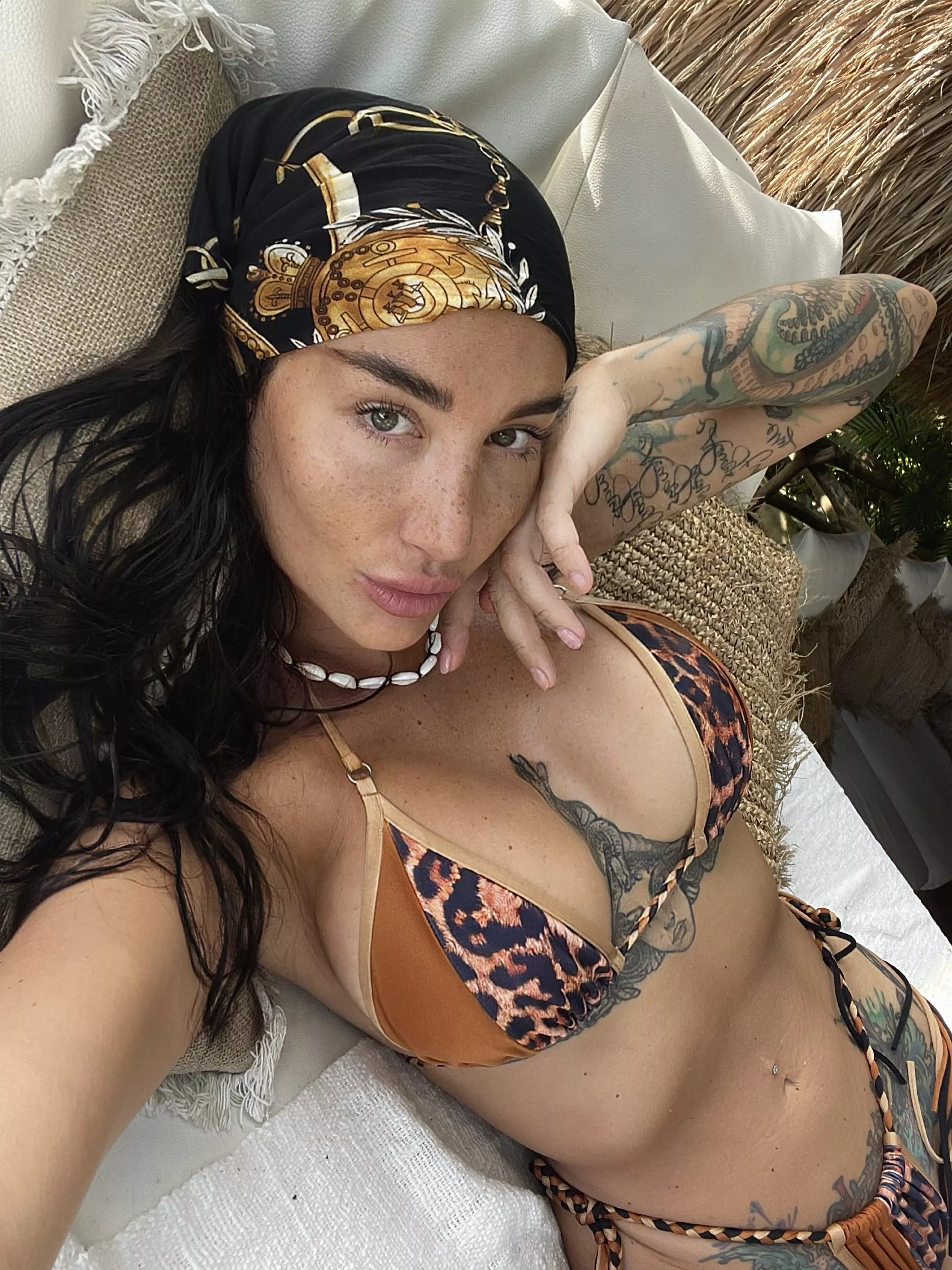 sun and sea is all you need to be happy.