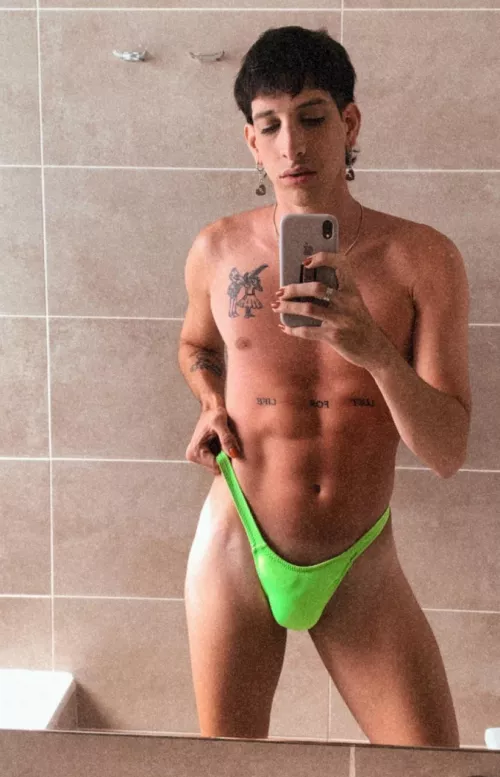 this color looks amazing with my holiday tan don’t you think? 😈