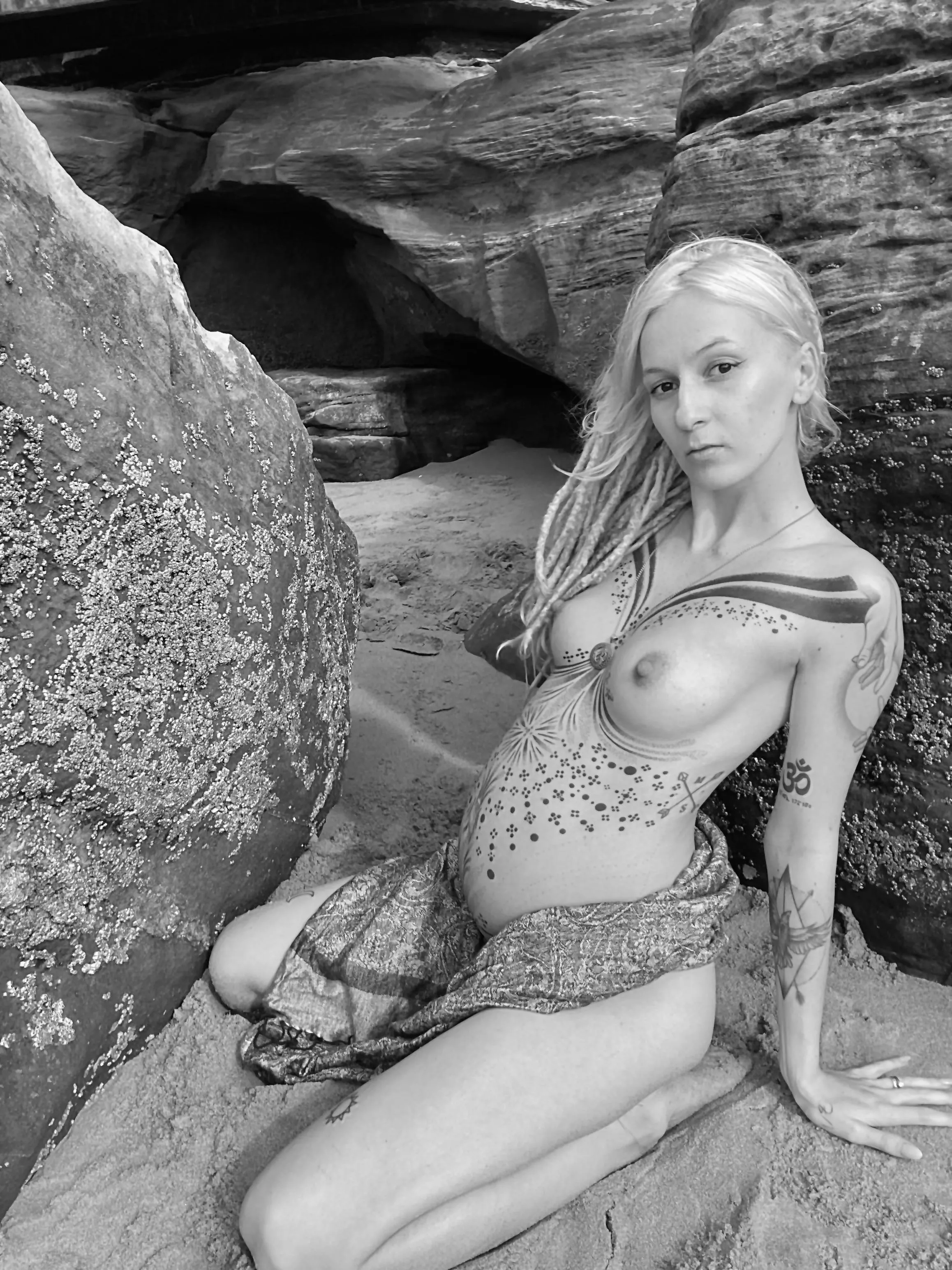 What a cute little bump at the beach