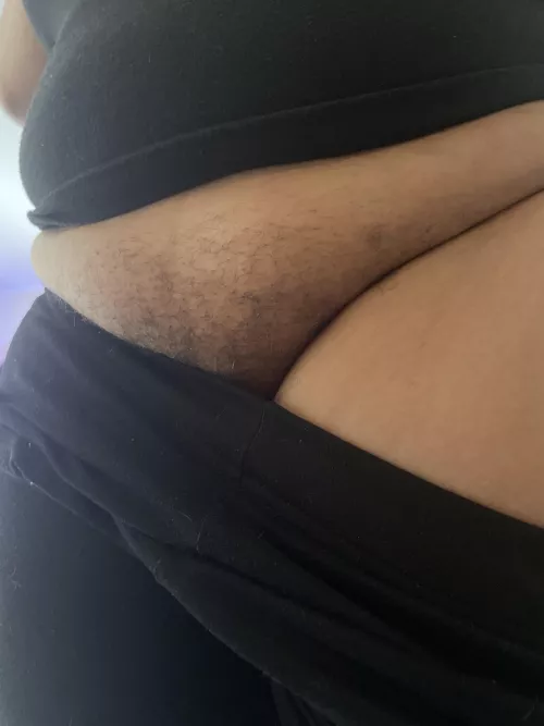 Wondering if I should shave tonight or not 😏