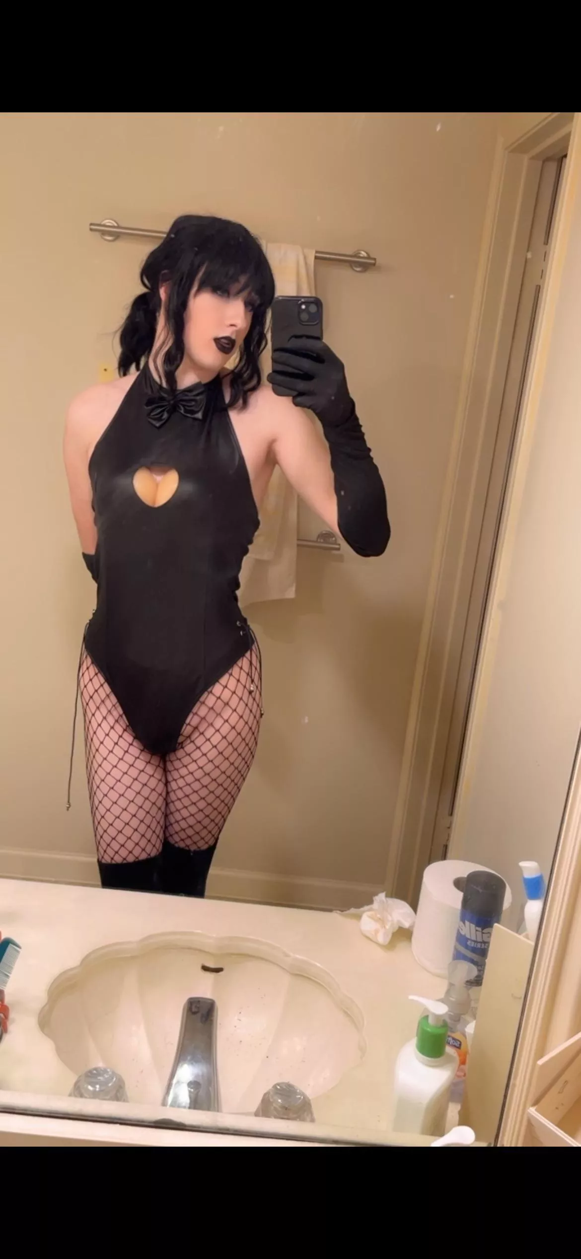 Would I make a pretty goth girl?