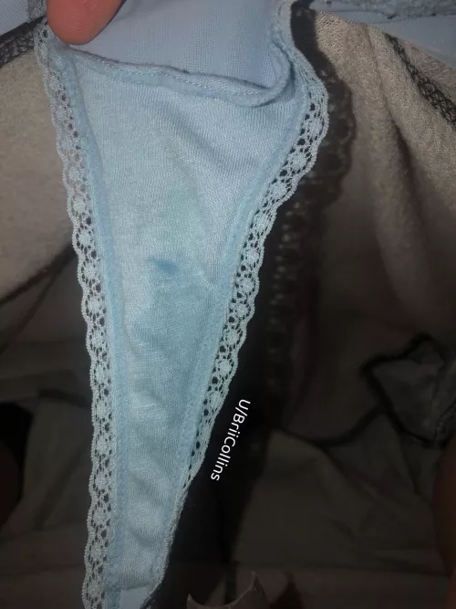 Would you add to the mess? 🥰💦