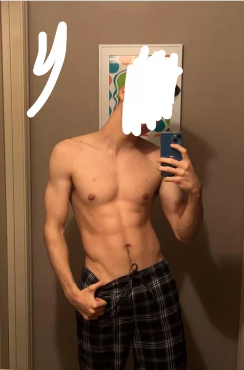 19 m jock with a bubble butt. Any doms wanna use and degrade me? Snap: anonjock8