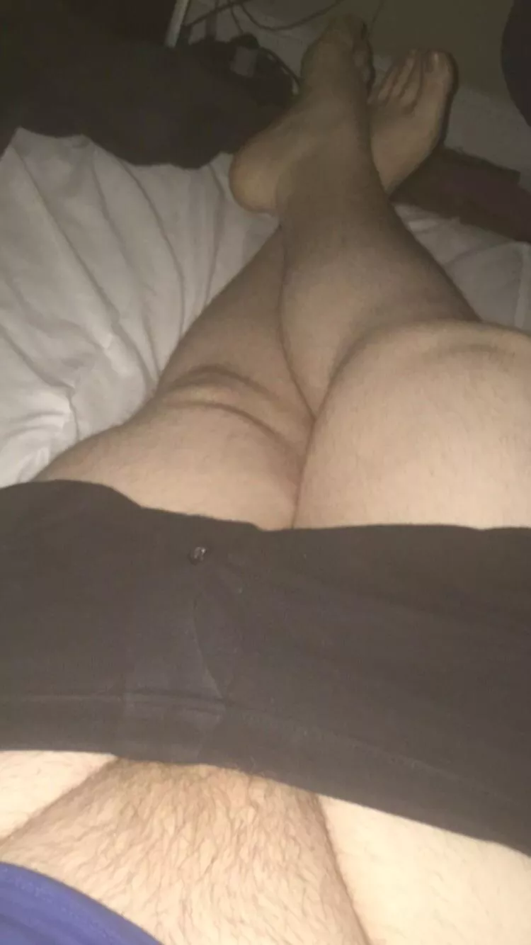 25 horny gaymer. I need gaymer friends