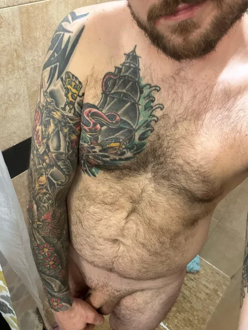 32 bored let’s chat, DMs open