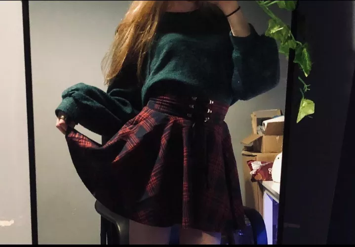 A little tease of my gorgeous partner. What do you wanna do to her? The best might just get to ☺️ (T) UK based here. Can’t wait to start things as soon as we find people.