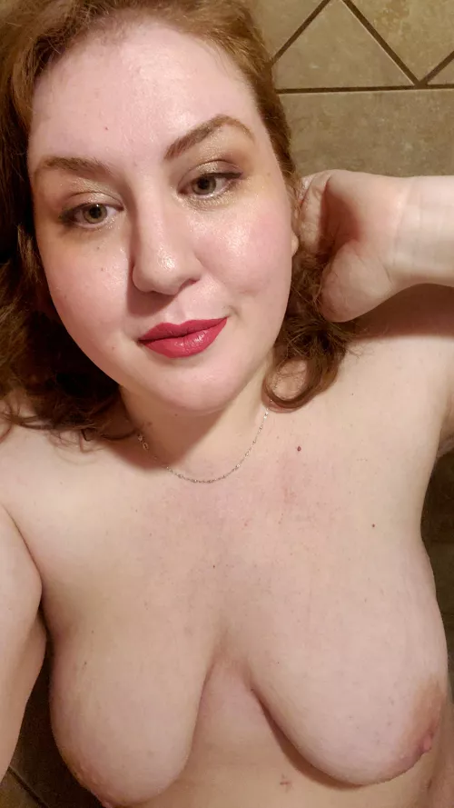 Another night of me loving red lipstick