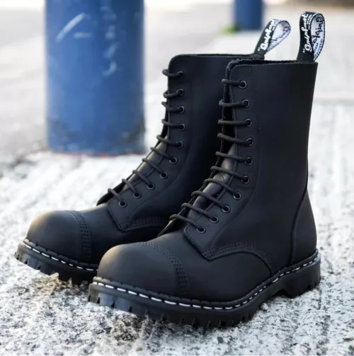 Are there any better quality boots that have similar style like these gripfast?