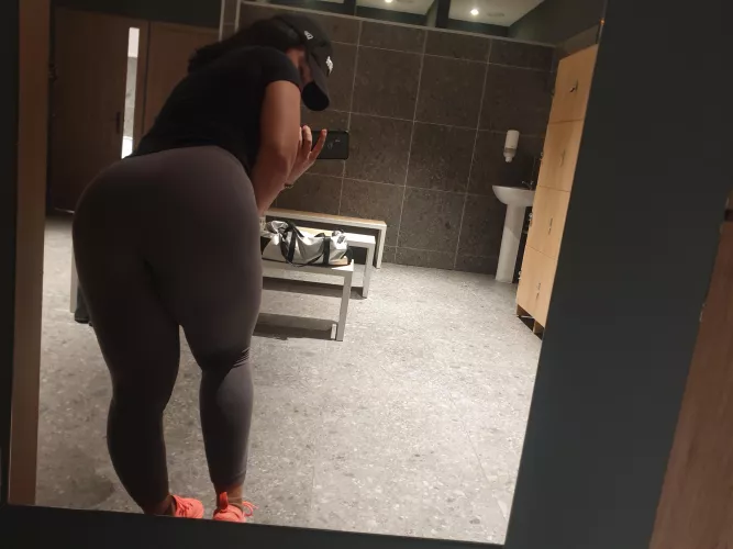 Can I be your gym crush?(F)