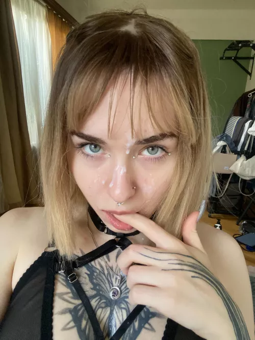 Chose my face target for sticky cum