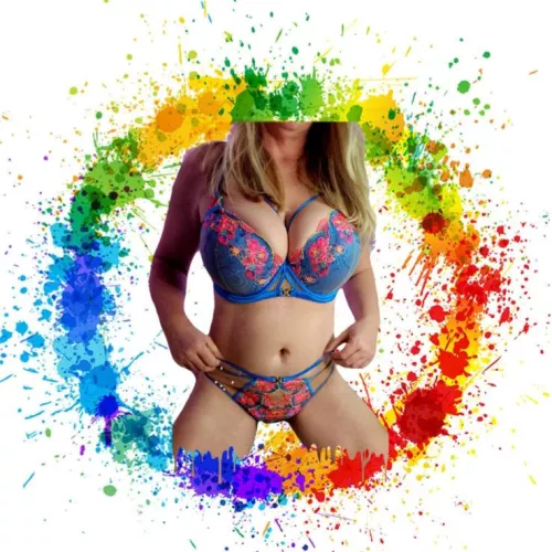 Colour splash always helps