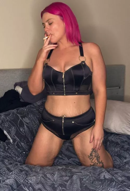 Come join this bad bitch for a smoke
