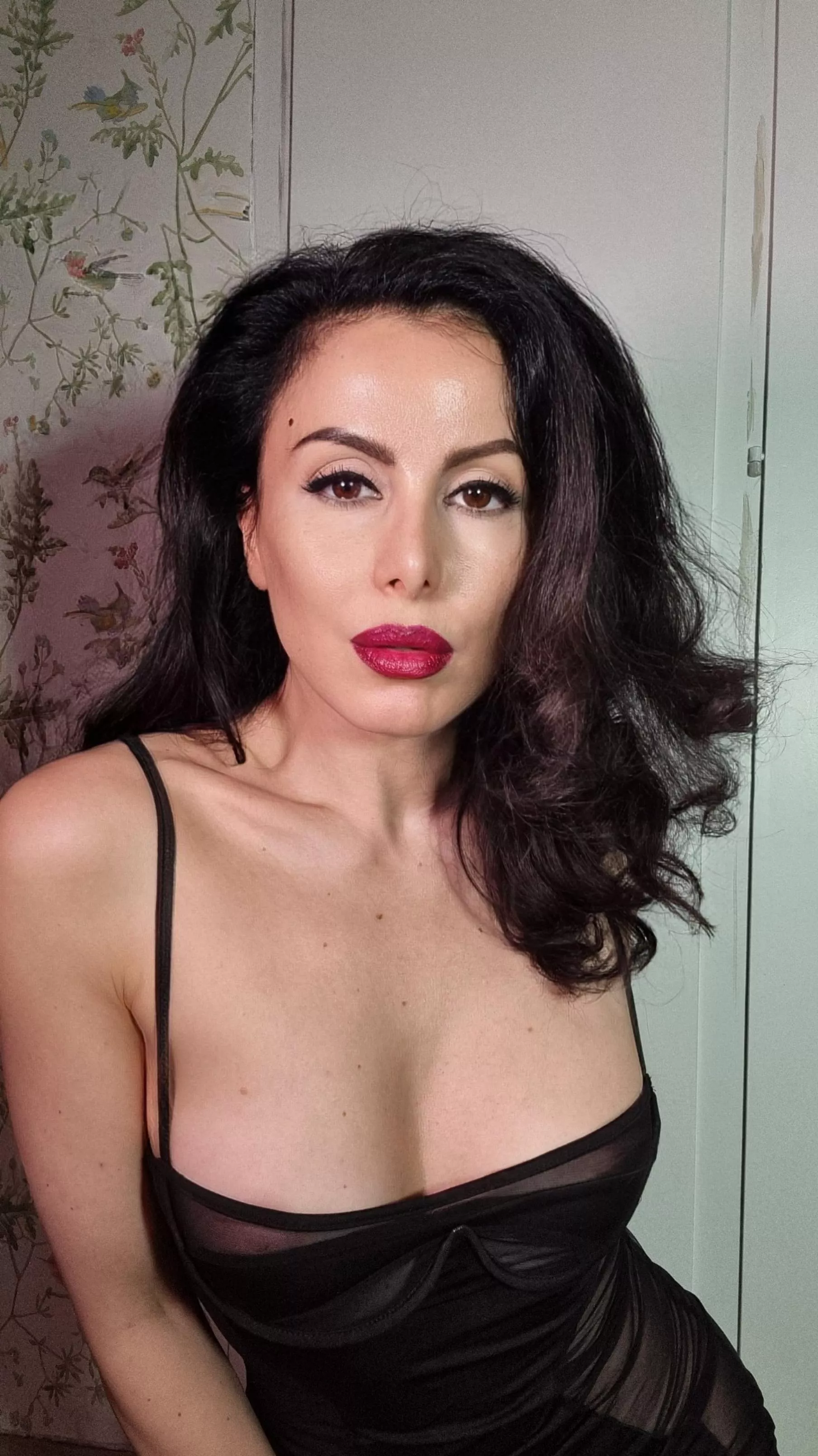 Do I look sexy with my new outfit?