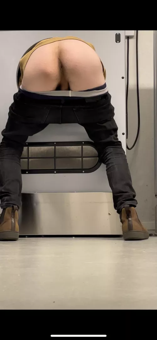 Help I got stuck in the washing machine