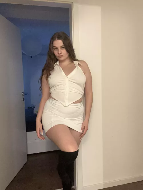 Hope you like curvy 19yo teens