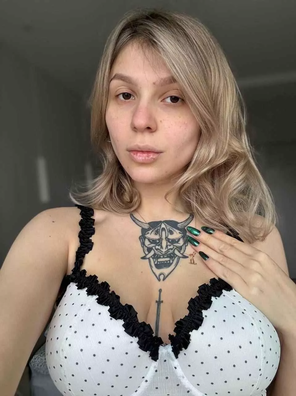 How do you like my fresh manicure