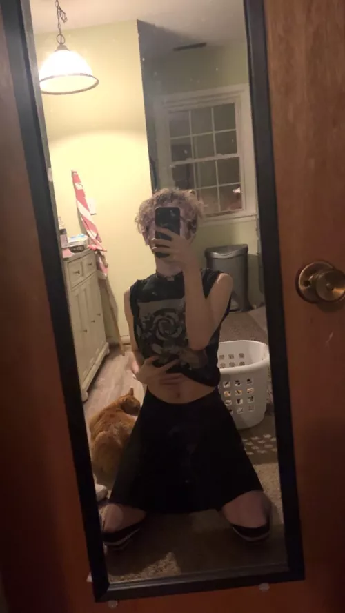 I can’t stop dressing like this:33