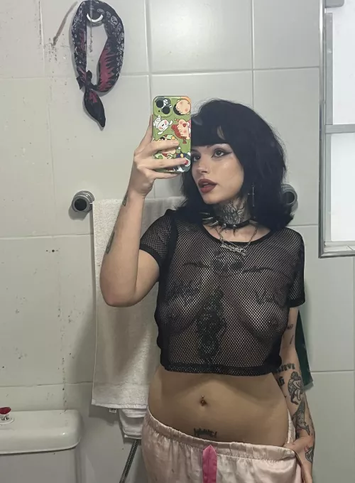 I wanna be your fave goth Latina