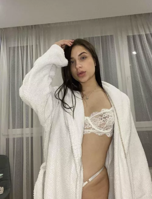 It s so lonely in the hotel room