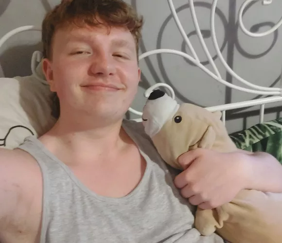 Just 2 teddy bears cuddeling