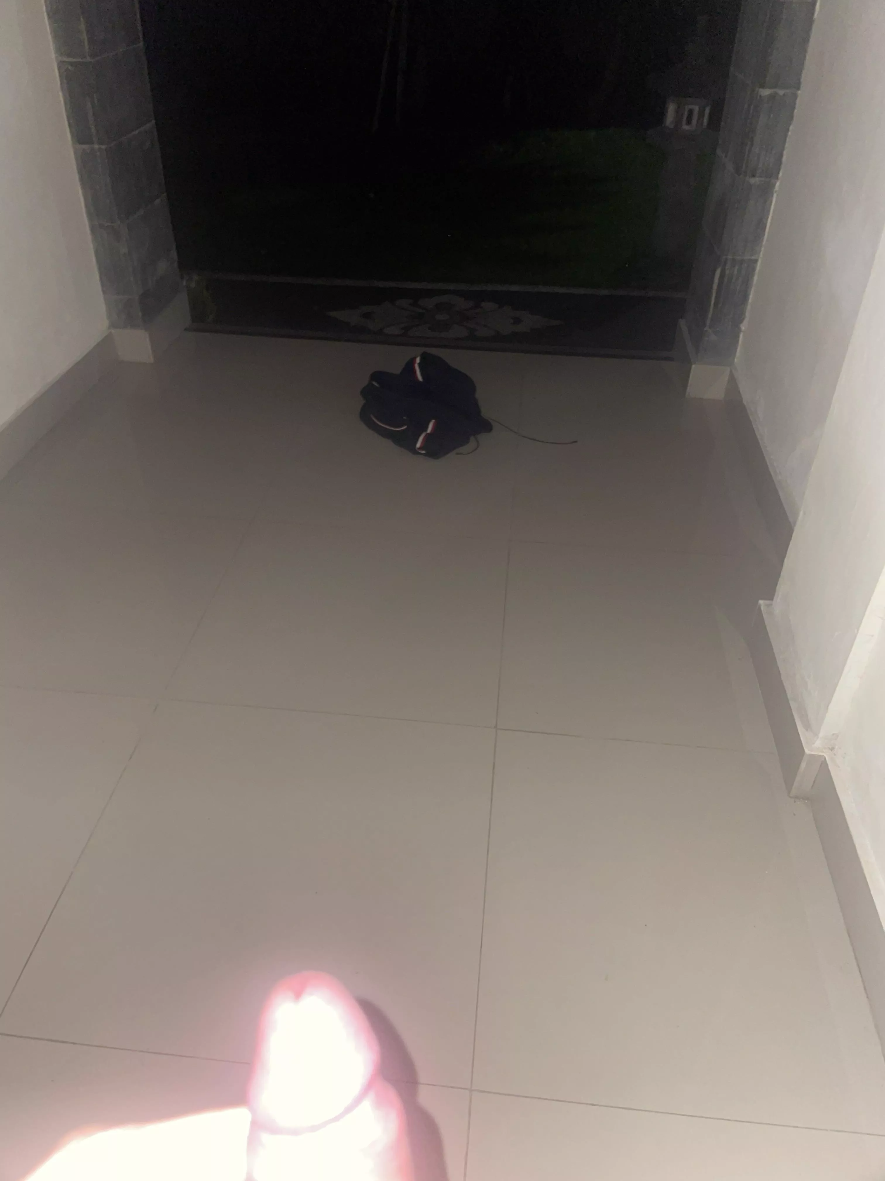 leaving pants behind public