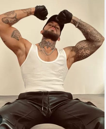 Let me get inside your head and control your mind 🧠