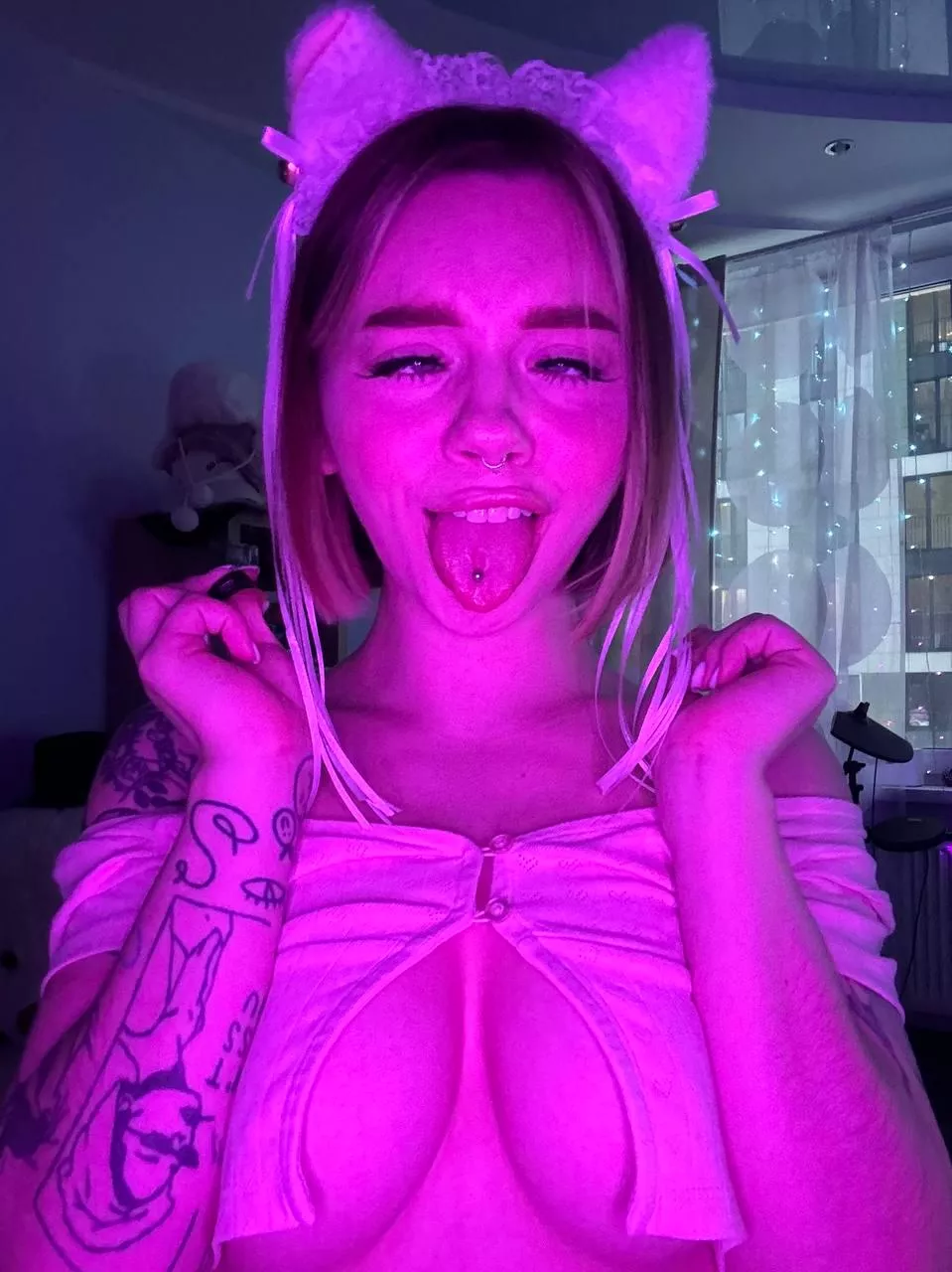 my aheago is here for you to collect all your cum. I hope you don't mind, do you