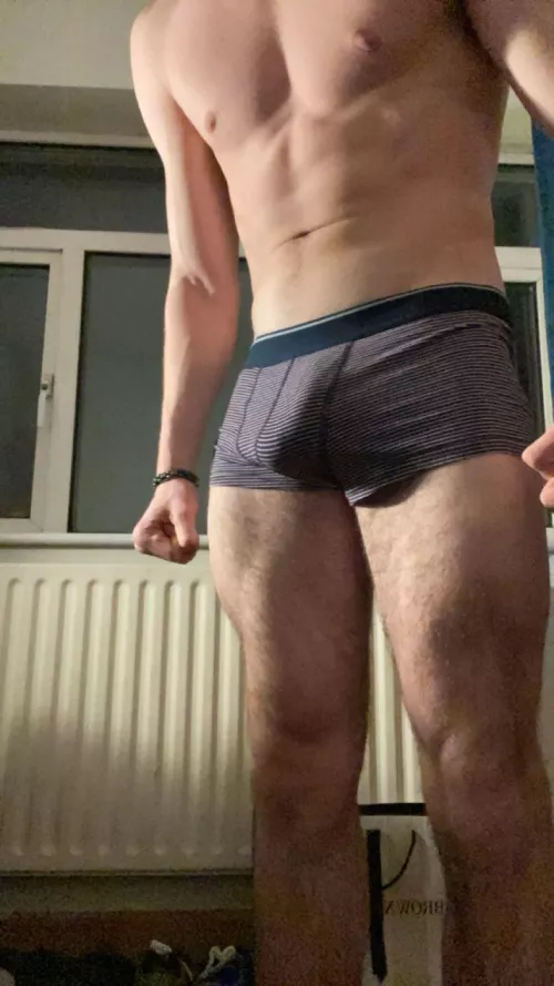 Need a gym bro to keep me motivated and for other things 😉