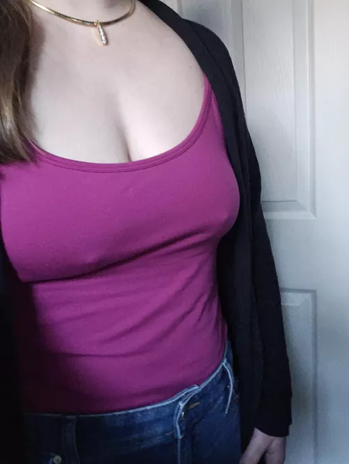 No bra necessary for this milf