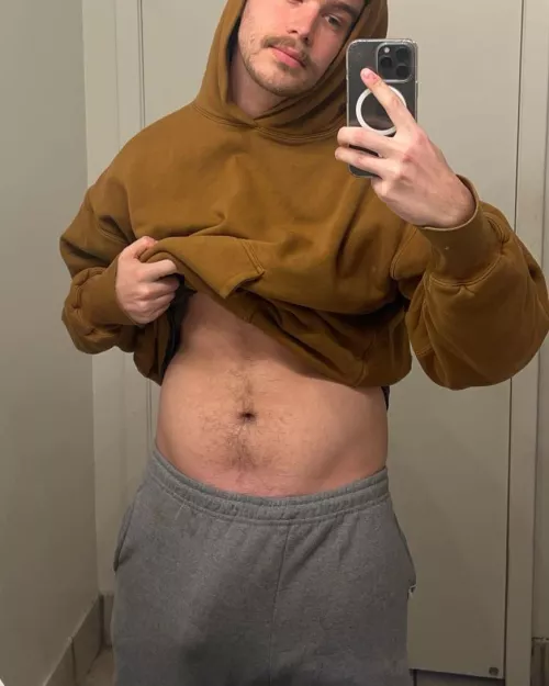 ok who’s trynna cuddle? :)