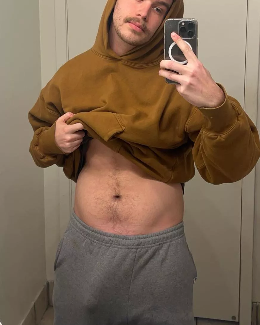 ok who’s trynna cuddle? :)