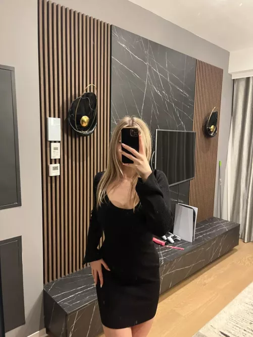 react when I'm not supposed to wear anything underneath on our first date