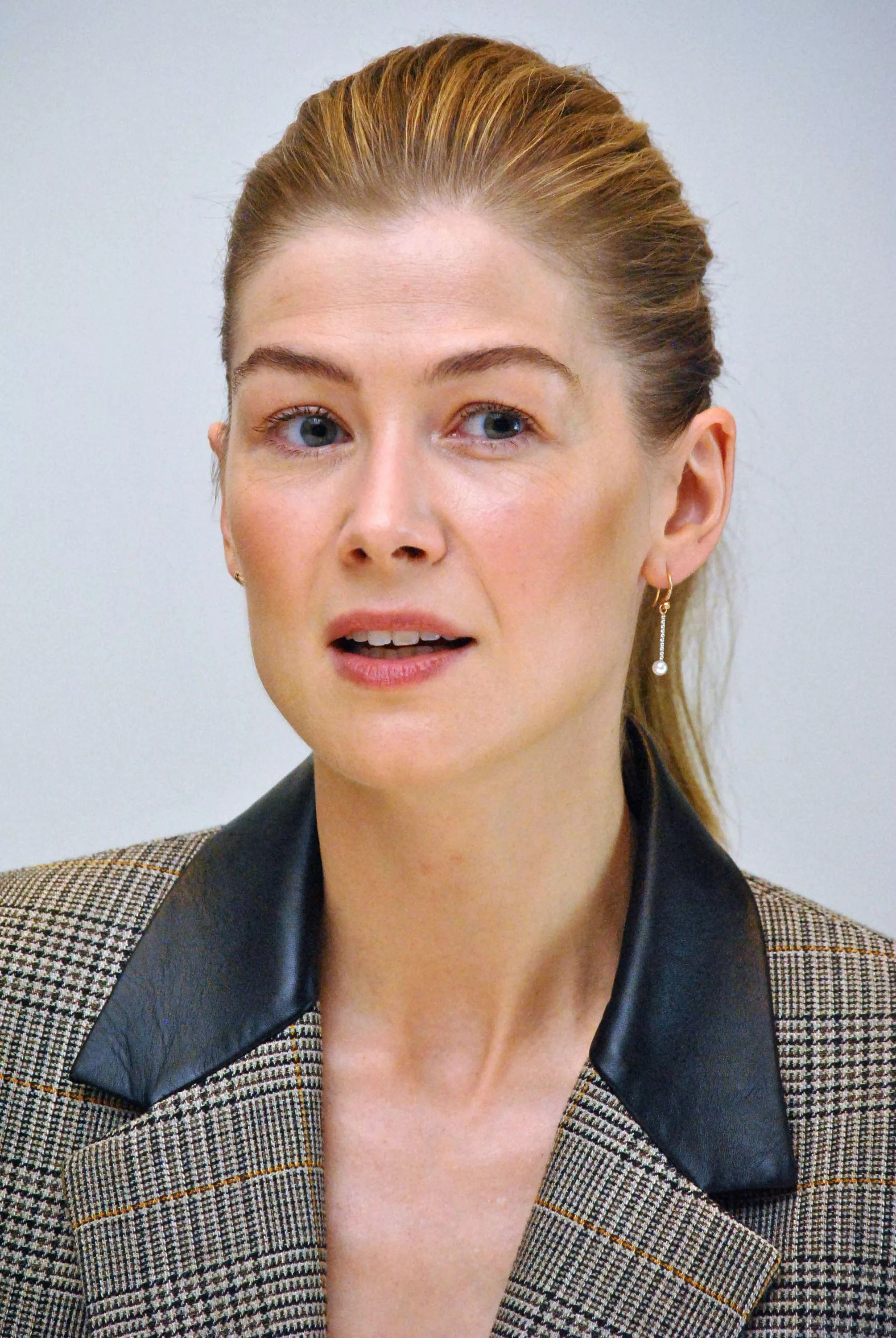 Rosamund Pike