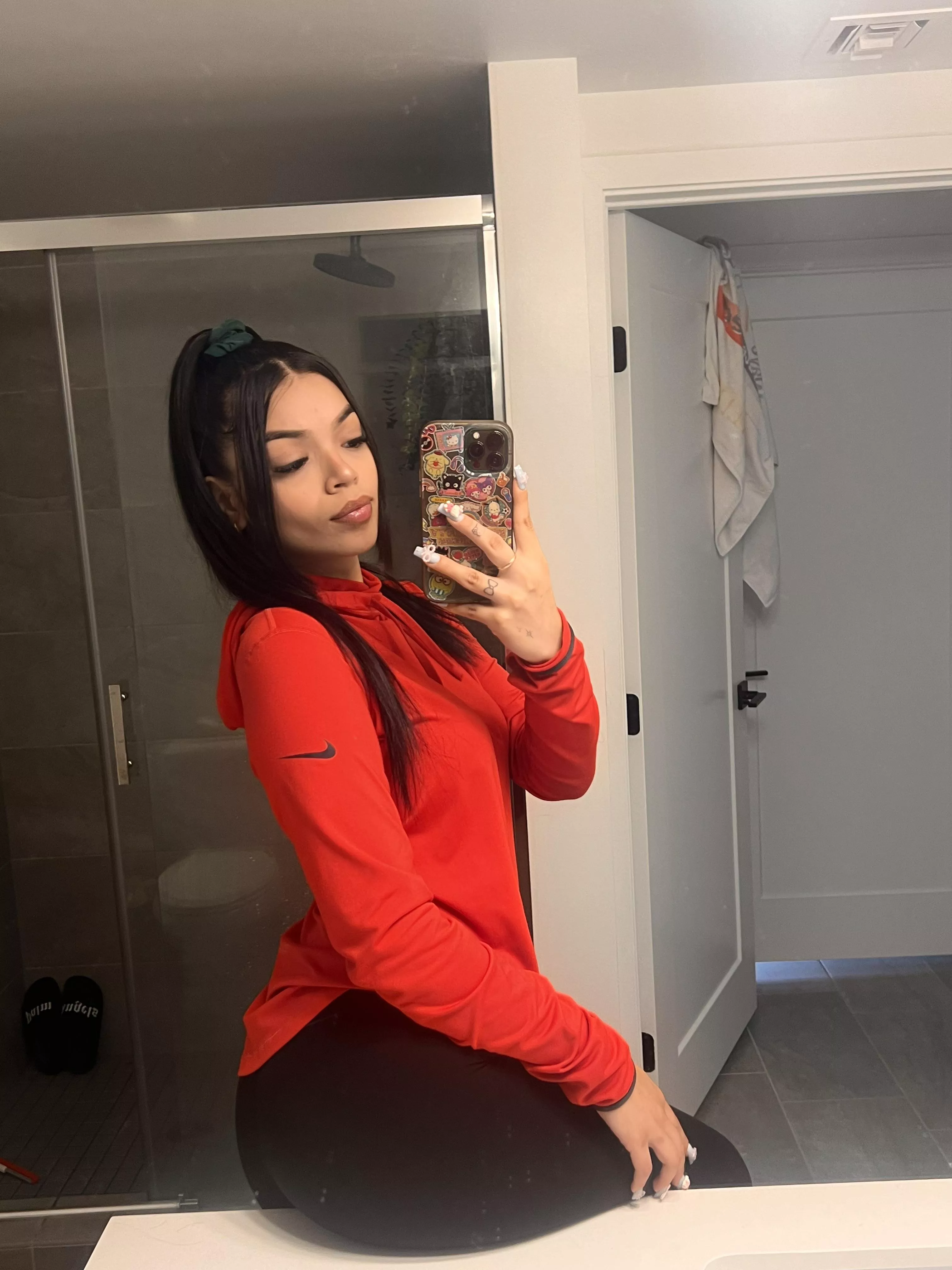 selfie before i stream hehe
