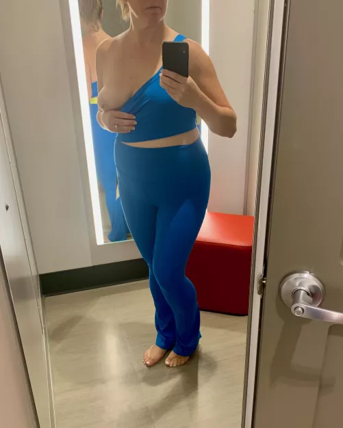 Think my yoga class with like my new outfit [F43]