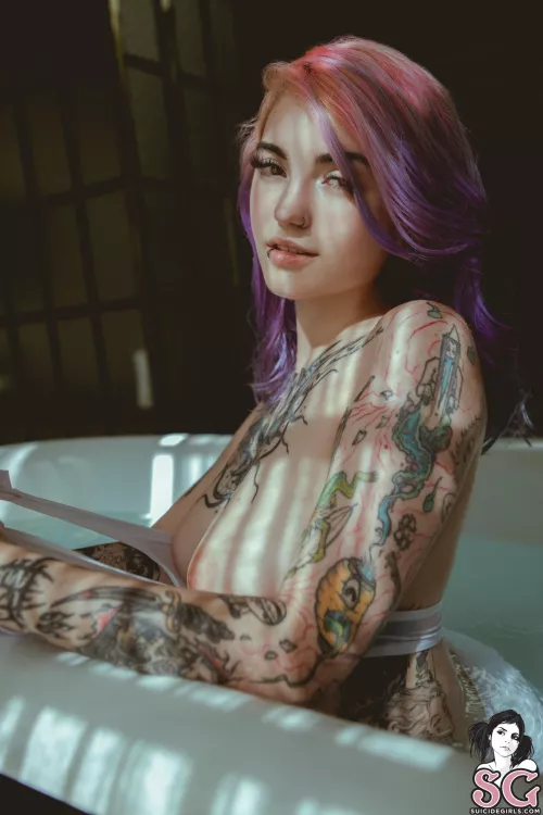 Though Light and Shadow 🖤 Model: Gloom