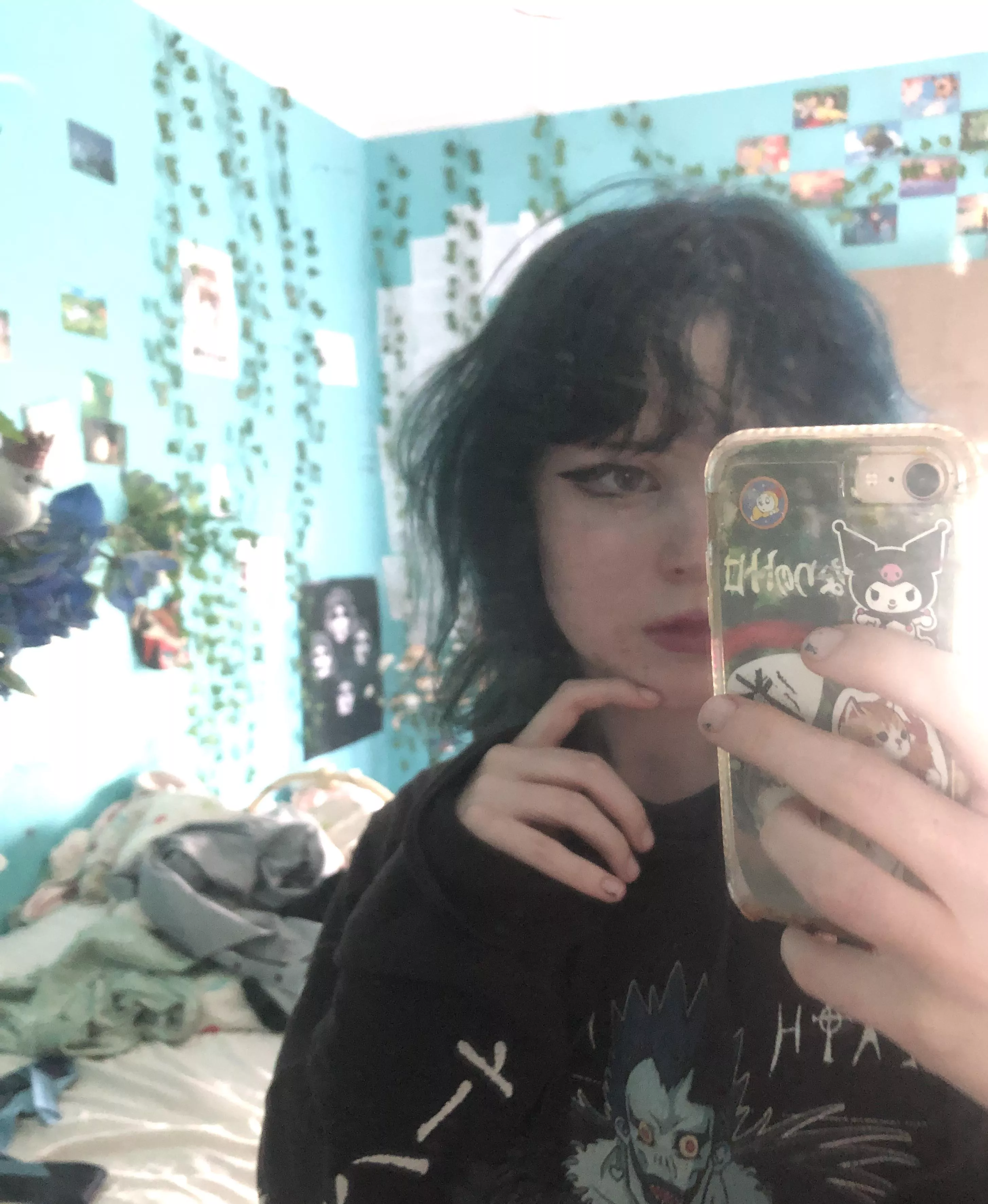 Trying wearing my hair down again :3