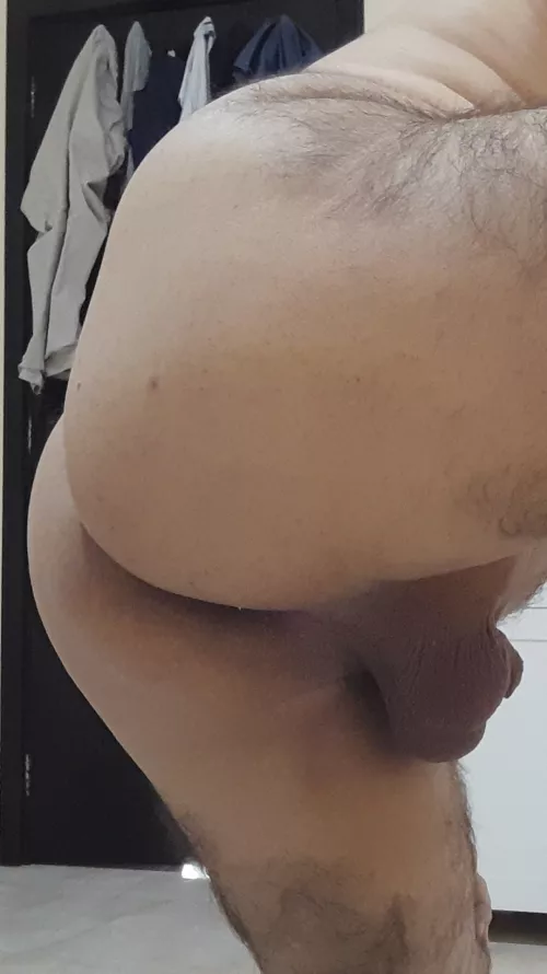Wanna taste that ass and balls