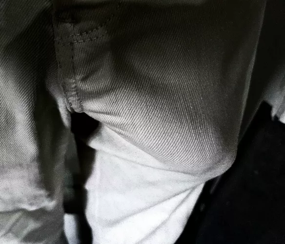 We are in the bus, and I'm right in front of you because I can't sit and this is your view, wdyd ?