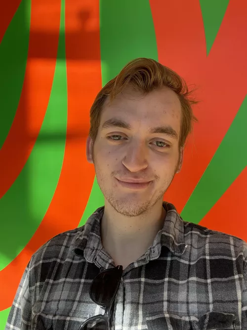 went to an art museum today and the lighting was too good to pass up:)