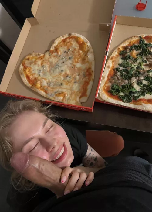 Who is this, ive seen this pic so many times bit never found out who it is