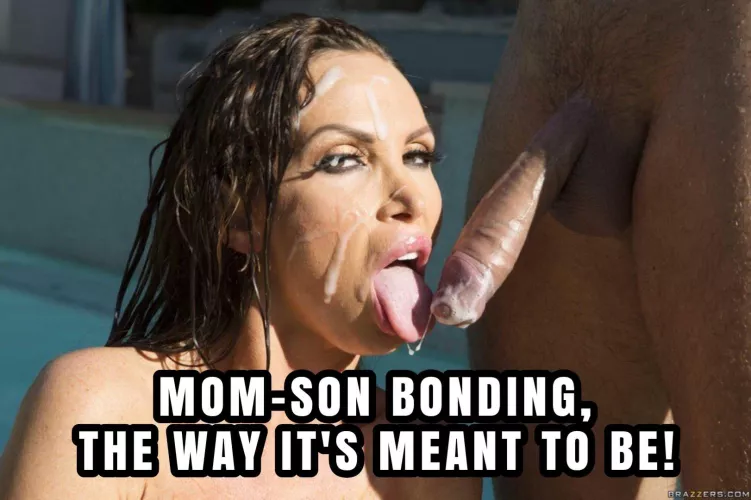 Who on here cucks wants to fuck his mom or wanna watch me do it 😈😈