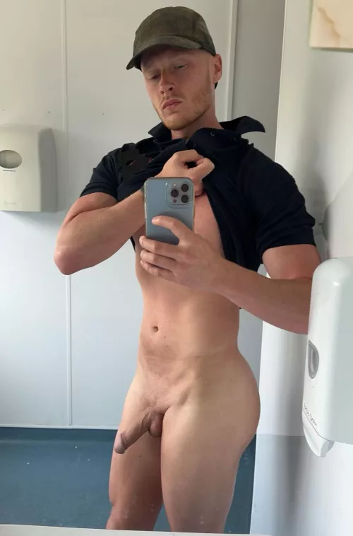 Why do I get so horny in work 😤😏